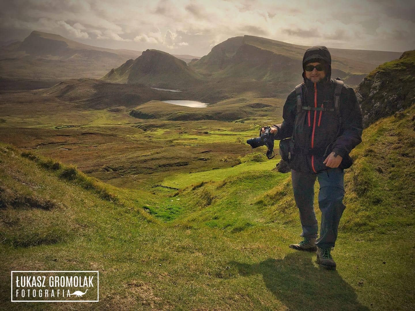 Fotograf podczas sesji ślubnej na Isle of Skye